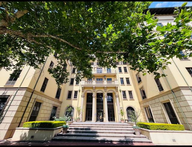 303M² OFFICE TO LET IN MAGALIESSIG